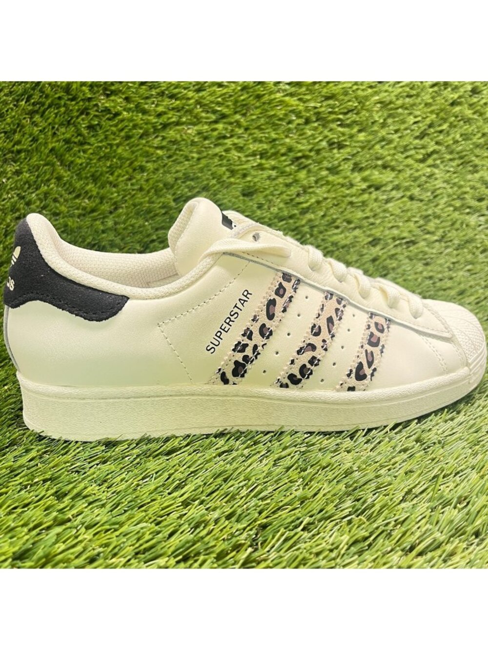Adidas Superstar Womens Size 8 Off White Black Athletic Leather Shoes Sneakers